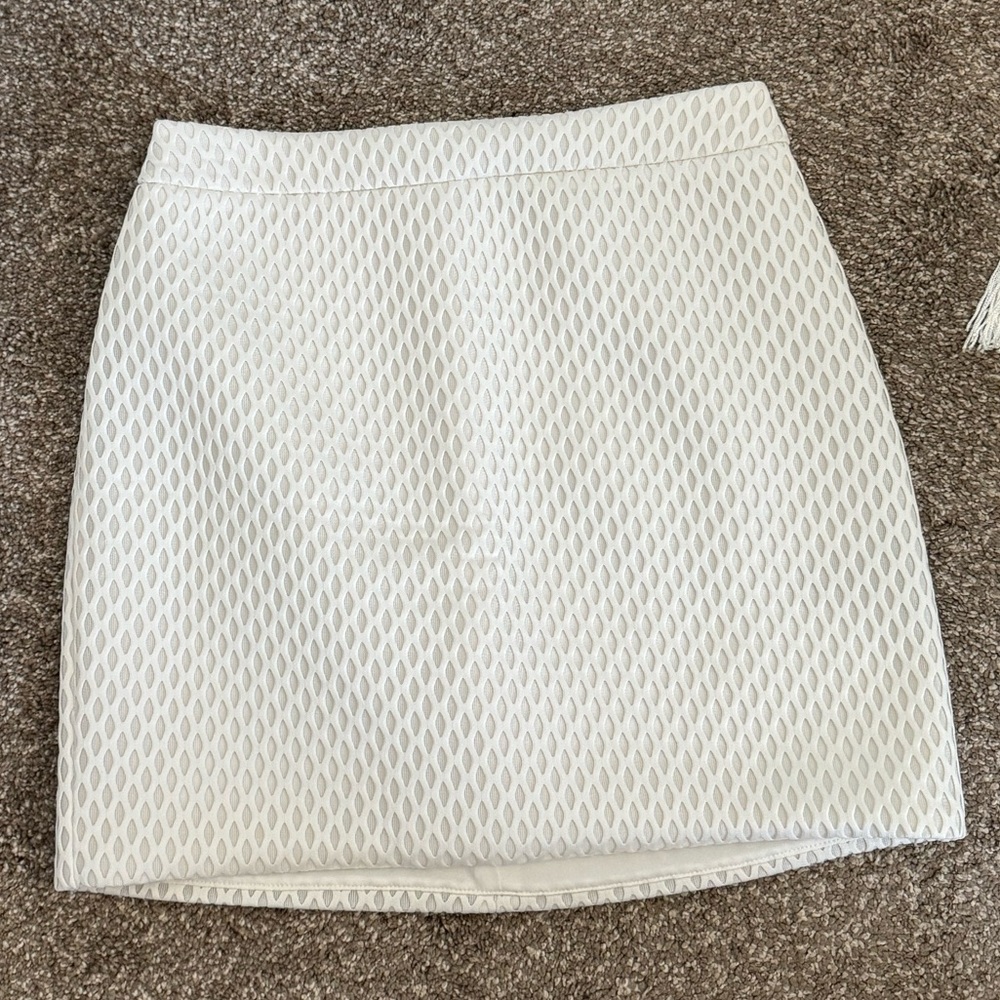 Textured cream skirt